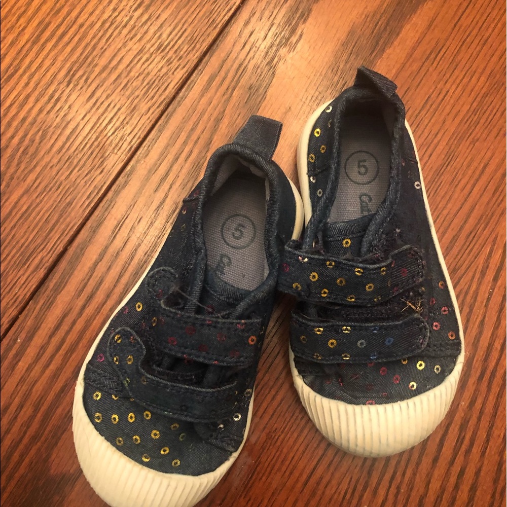 Girls Cat Jack Size 5 shoes.